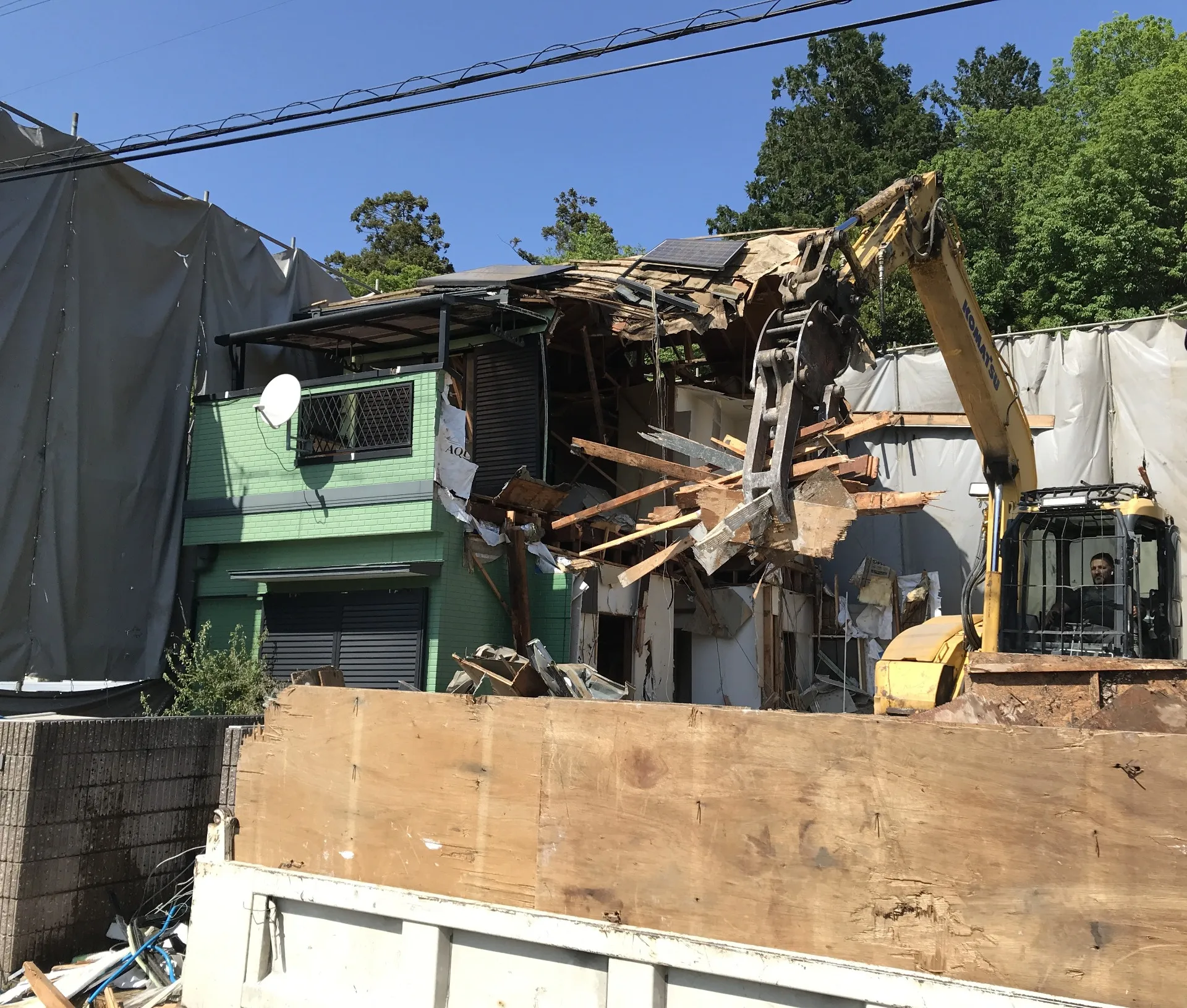 川越市N様邸　新築工事に伴う解体工事が始まりました！