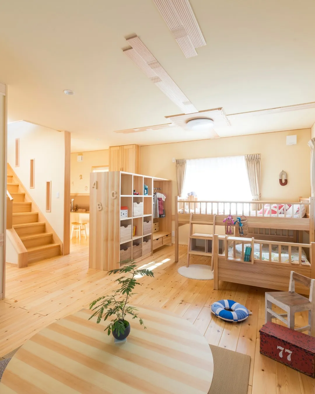 毎日触れる床や手すり、