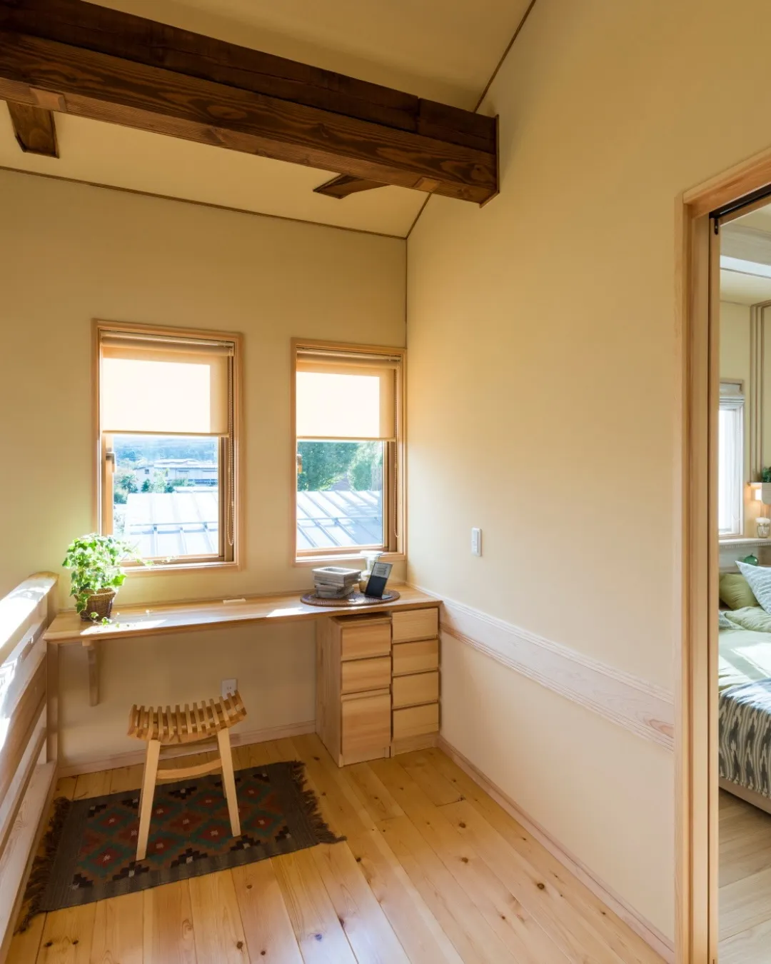 毎日触れる床や手すり、