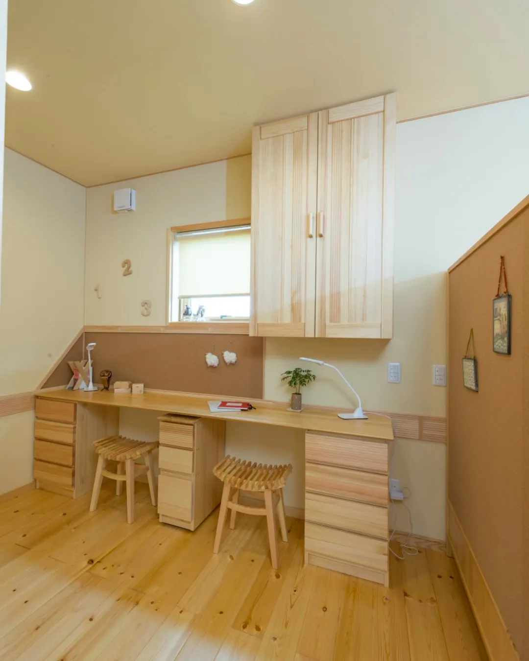 毎日触れる床や手すり、